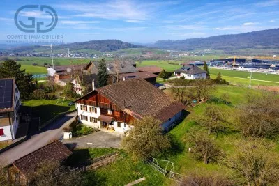 Ancienne ferme rénovée de 2 logements avec écurie et terrain